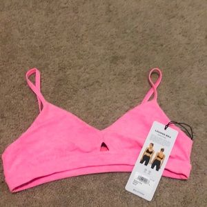 BRAND NEW alo yoga bra